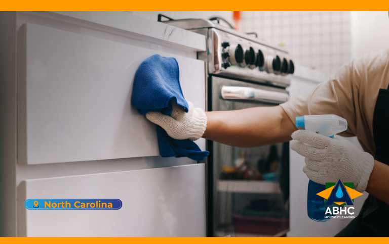 cleaning greasy kitchen cabinets with heavy grease buildup